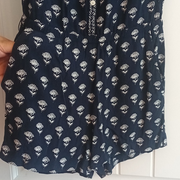 Ann Taylor Loft Romper - Picture 5 of 10